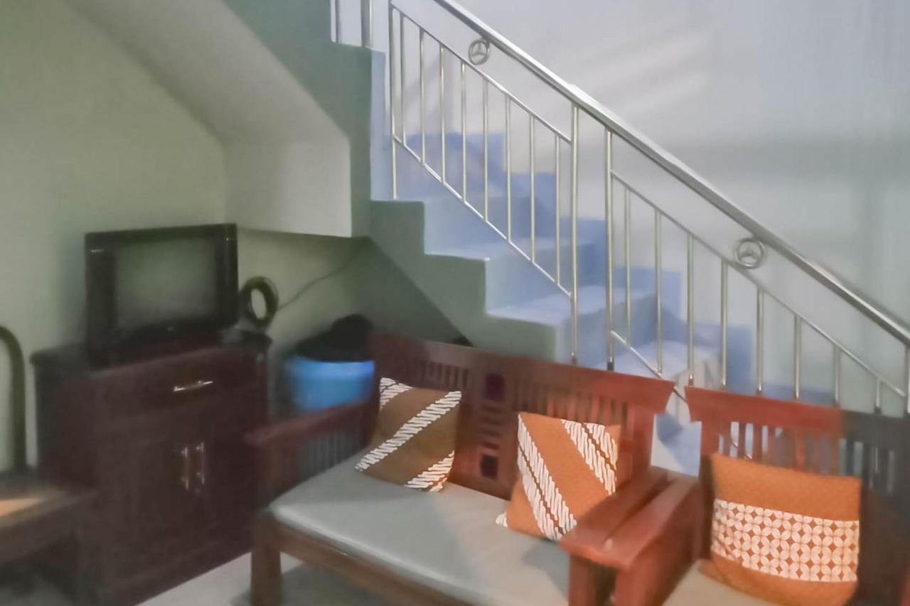 Triyoga Homestay Syariah Redpartner Sangkanurip Exterior photo